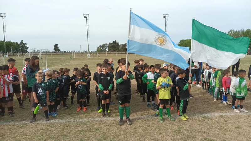 EXITOSO ENCUENTRO DE FUTBOL ESCUELITA "LORITOS 2024"